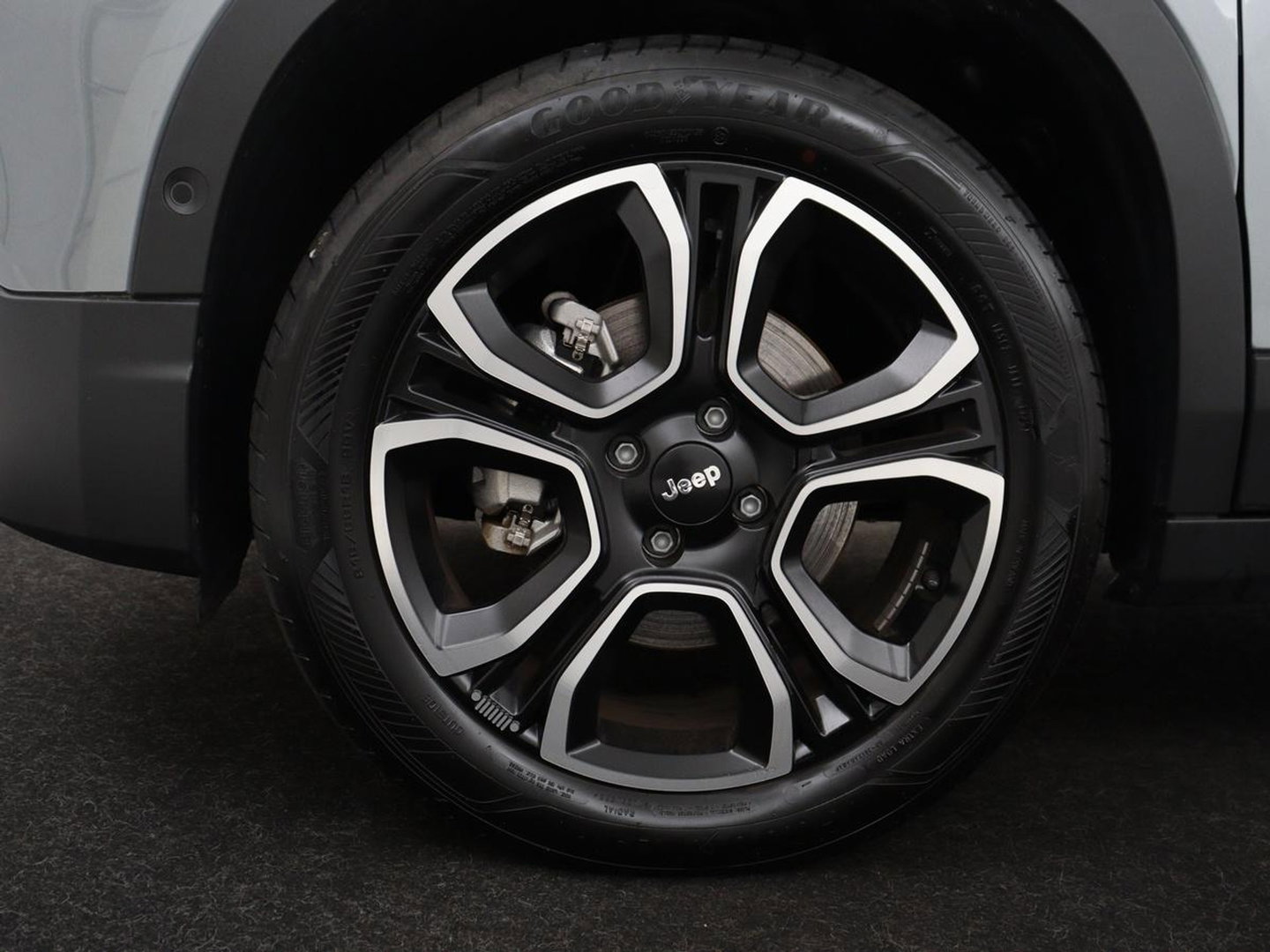 Jeep Avanger 85th Anniversary 54 kWh | SOH 97,7% | 360 Camera | Adaptive cruise control | Carplay | Climate control | Side assist