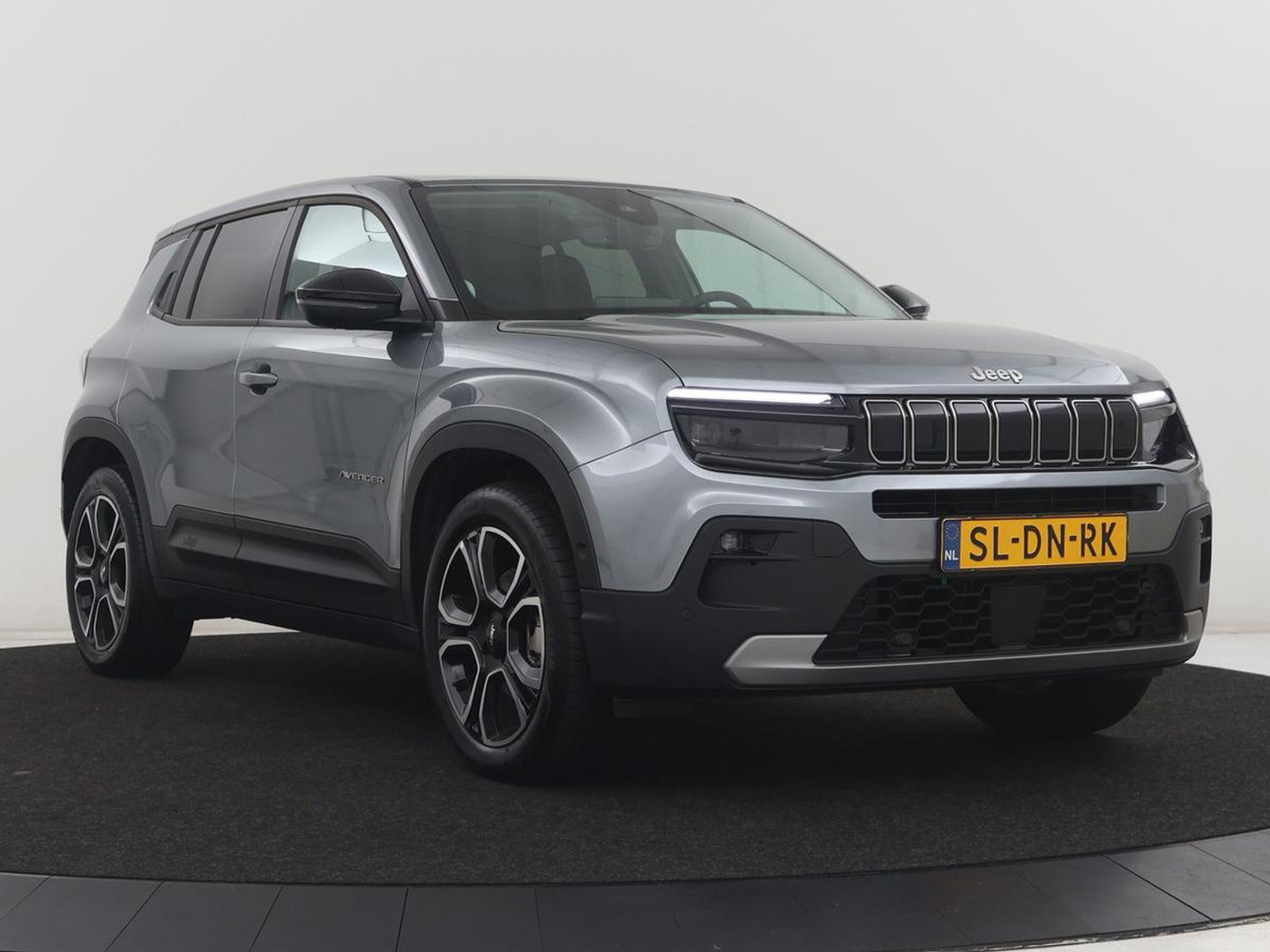Jeep Avanger 85th Anniversary 54 kWh | SOH 97,7% | 360 Camera | Adaptive cruise control | Carplay | Climate control | Side assist