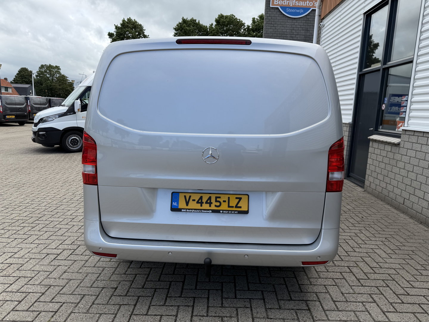 Mercedes-Benz Vito 111 CDI Functional Lang L2H1 / vaste prijs rijklaar € 18.950 ex btw / lease vanaf € 319 / euro 6 / bpm vrij / dubbele schuifdeur ! / airco / cruise / navi / camera / trekhaak