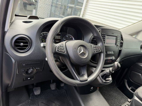 Mercedes-Benz Vito 111 CDI Functional Lang L2H1 / vaste prijs rijklaar € 18.950 ex btw / lease vanaf € 319 / euro 6 / bpm vrij / dubbele schuifdeur ! / airco / cruise / navi / camera / trekhaak