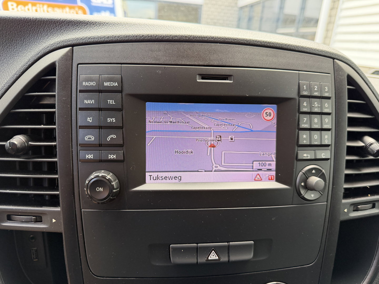 Mercedes-Benz Vito 111 CDI Functional Lang L2H1 / vaste prijs rijklaar € 18.950 ex btw / lease vanaf € 319 / euro 6 / bpm vrij / dubbele schuifdeur ! / airco / cruise / navi / camera / trekhaak