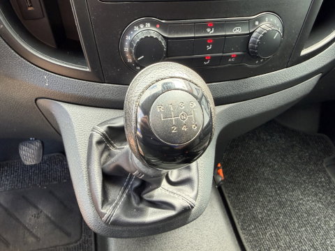 Mercedes-Benz Vito 111 CDI Functional Lang L2H1 / vaste prijs rijklaar € 18.950 ex btw / lease vanaf € 319 / euro 6 / bpm vrij / dubbele schuifdeur ! / airco / cruise / navi / camera / trekhaak