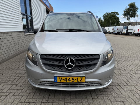 Mercedes-Benz Vito 111 CDI Functional Lang L2H1 / vaste prijs rijklaar € 18.950 ex btw / lease vanaf € 319 / euro 6 / bpm vrij / dubbele schuifdeur ! / airco / cruise / navi / camera / trekhaak