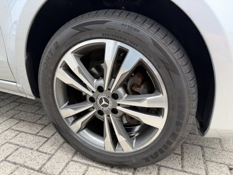 Mercedes-Benz Vito 111 CDI Functional Lang L2H1 / vaste prijs rijklaar € 18.950 ex btw / lease vanaf € 319 / euro 6 / bpm vrij / dubbele schuifdeur ! / airco / cruise / navi / camera / trekhaak