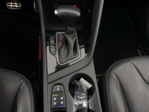 Kia Niro 1.6 GDi Hybrid ExecutiveLine (INCL-BTW) Aut. *PANO | LEATHER | FULL-LED | NAVI-FULLMAP | DIGI-COCKPIT | HEATED-COMFORTSEATS | CAMERA | DAB+ | KEYLESS | ECC | SHIFTPADDLES | ADAPTIVE-CRUISE | LANE-ASSIST | TOWBAR | 18"ALU