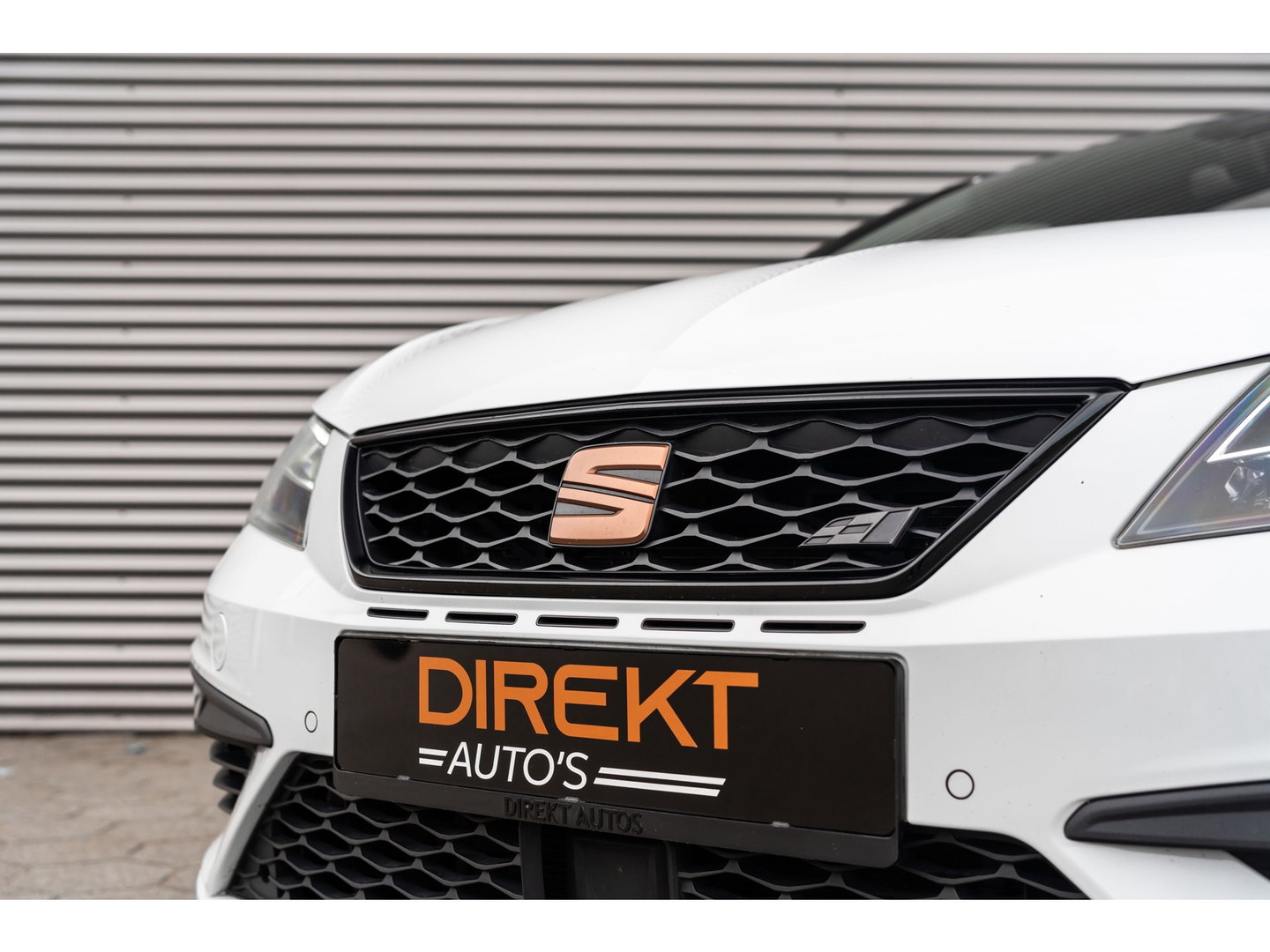 SEAT Leon 2.0 TSI CUPRA PANORAMA BEATS VIRTUAL APPLE CARPLAY