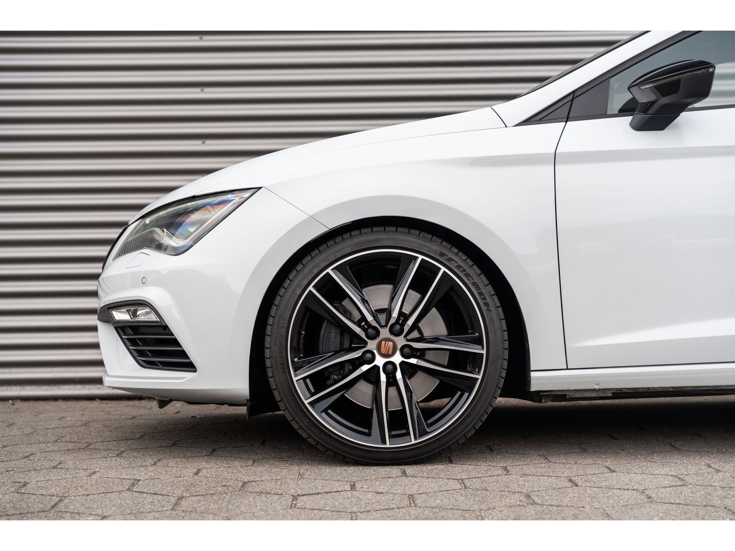 SEAT Leon 2.0 TSI CUPRA PANORAMA BEATS VIRTUAL APPLE CARPLAY