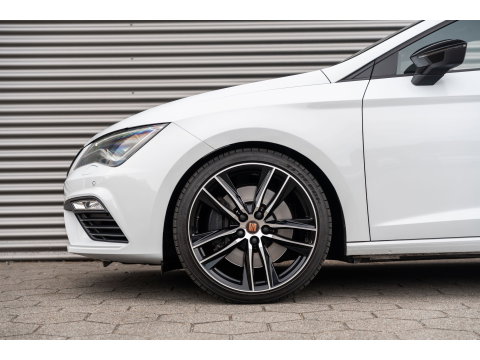 SEAT Leon 2.0 TSI CUPRA PANORAMA BEATS VIRTUAL APPLE CARPLAY