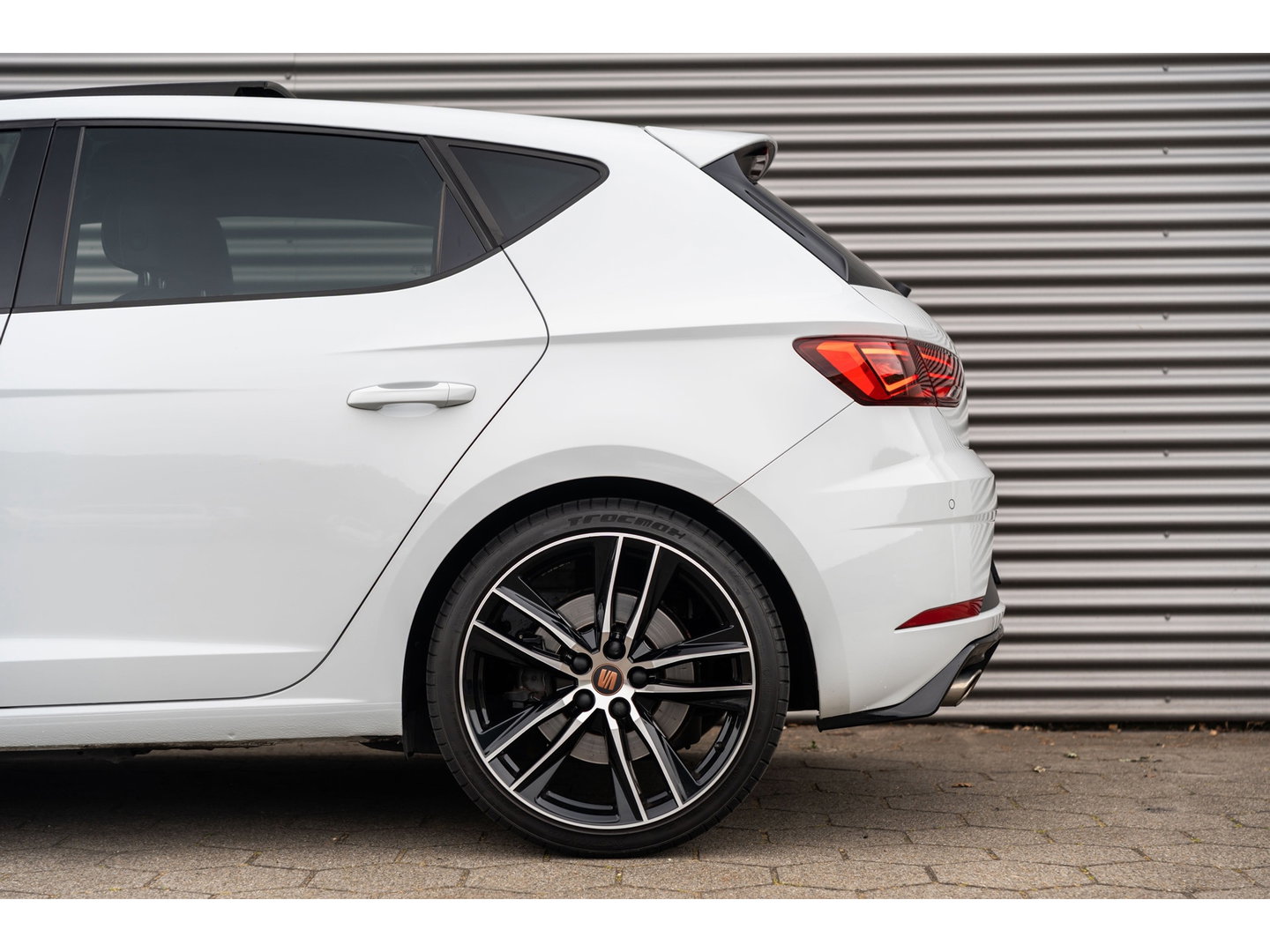 SEAT Leon 2.0 TSI CUPRA PANORAMA BEATS VIRTUAL APPLE CARPLAY
