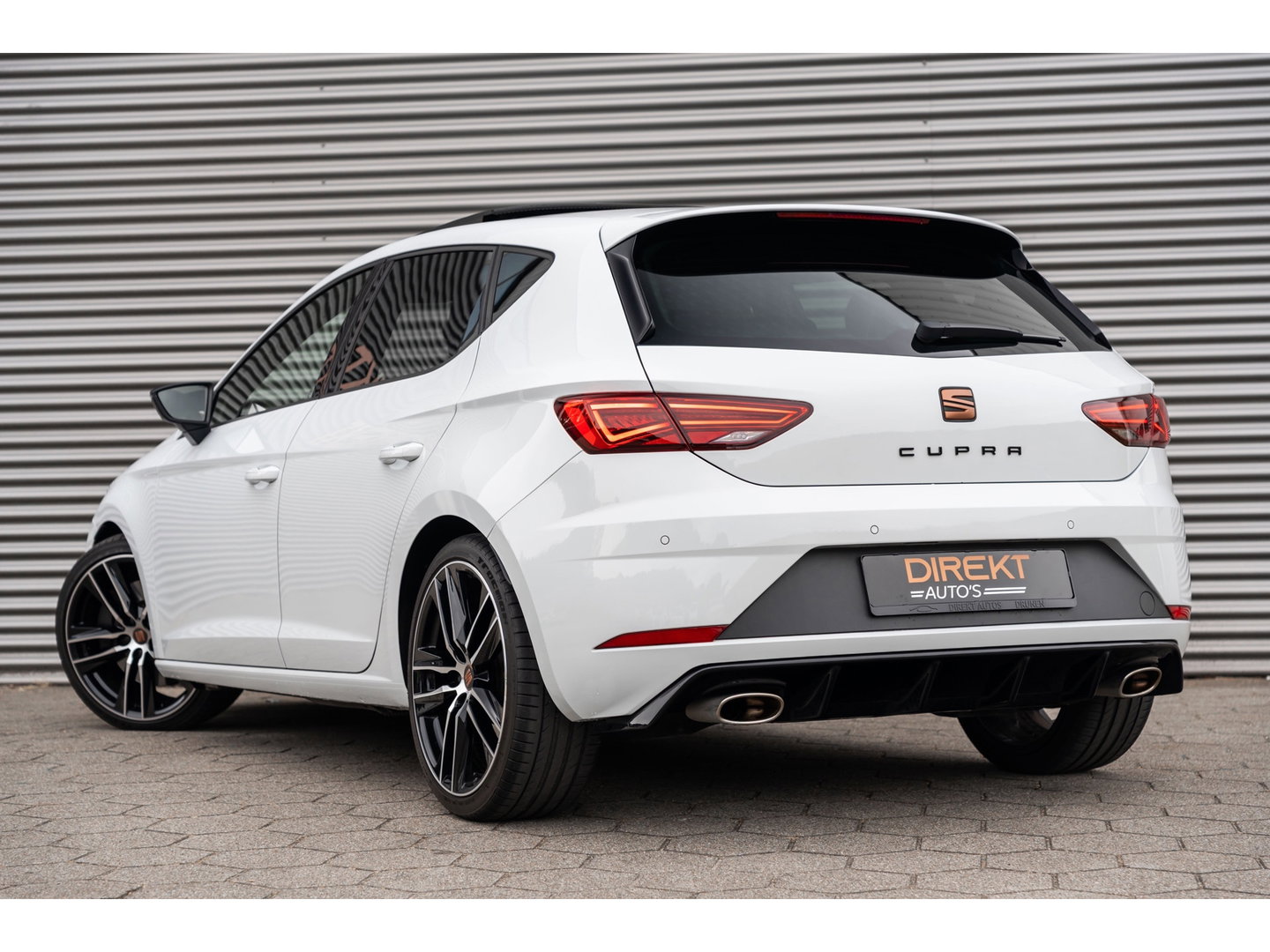 SEAT Leon 2.0 TSI CUPRA PANORAMA BEATS VIRTUAL APPLE CARPLAY