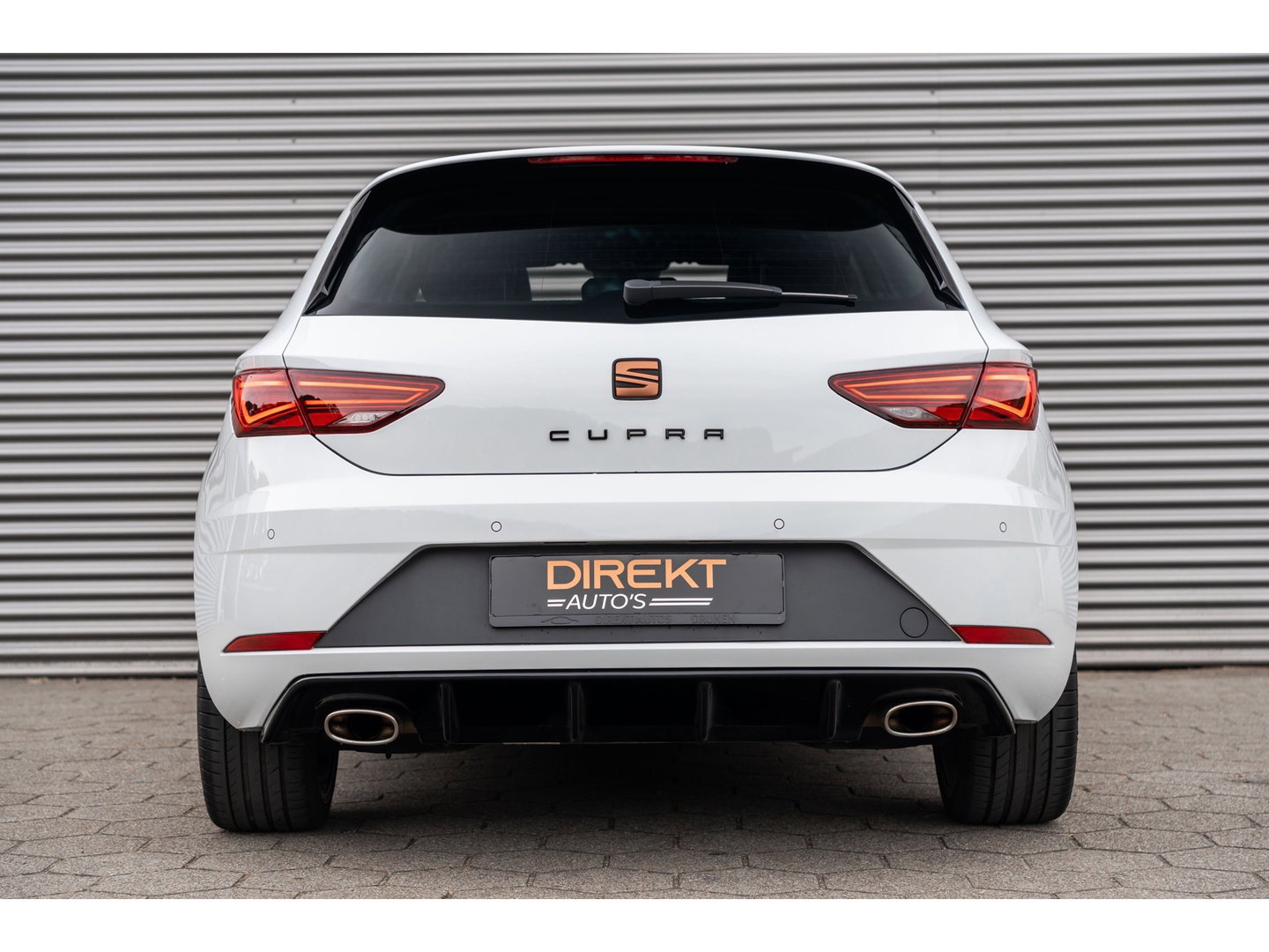 SEAT Leon 2.0 TSI CUPRA PANORAMA BEATS VIRTUAL APPLE CARPLAY
