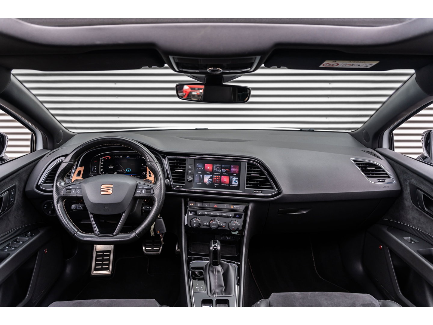 SEAT Leon 2.0 TSI CUPRA PANORAMA BEATS VIRTUAL APPLE CARPLAY