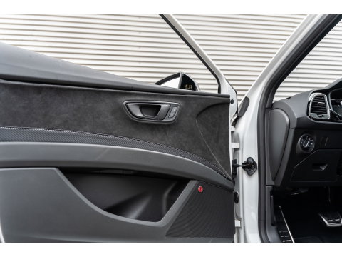 SEAT Leon 2.0 TSI CUPRA PANORAMA BEATS VIRTUAL APPLE CARPLAY