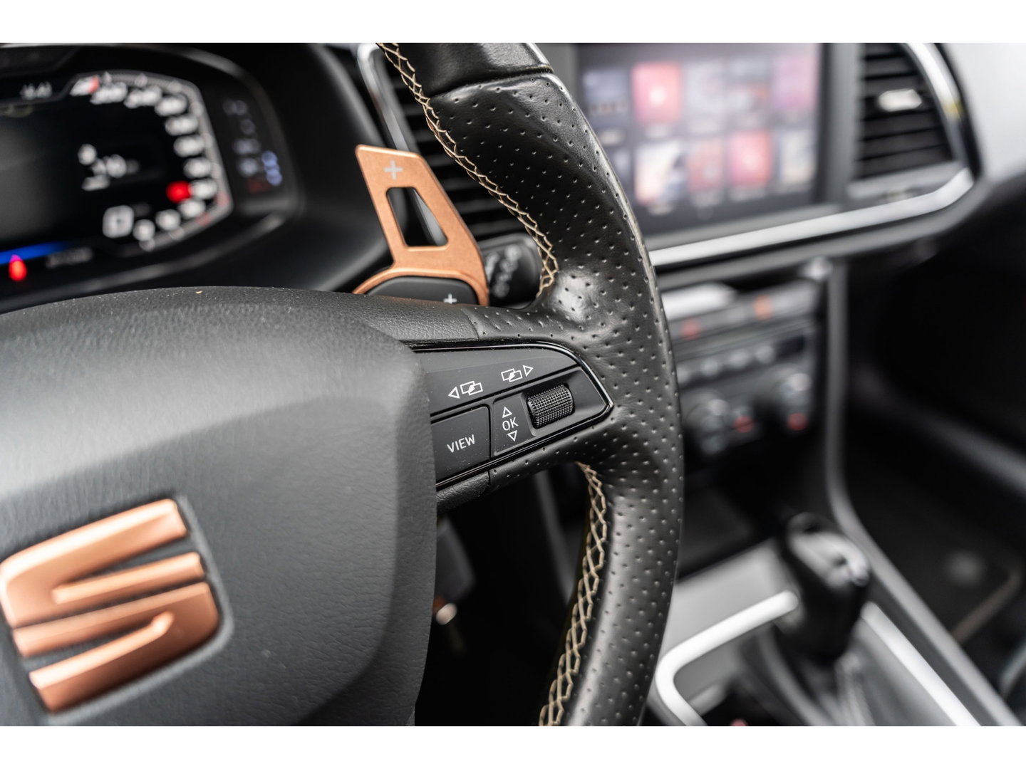 SEAT Leon 2.0 TSI CUPRA PANORAMA BEATS VIRTUAL APPLE CARPLAY