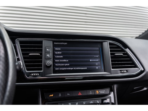 SEAT Leon 2.0 TSI CUPRA PANORAMA BEATS VIRTUAL APPLE CARPLAY