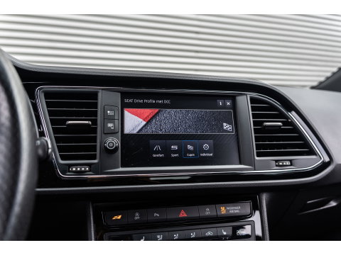 SEAT Leon 2.0 TSI CUPRA PANORAMA BEATS VIRTUAL APPLE CARPLAY