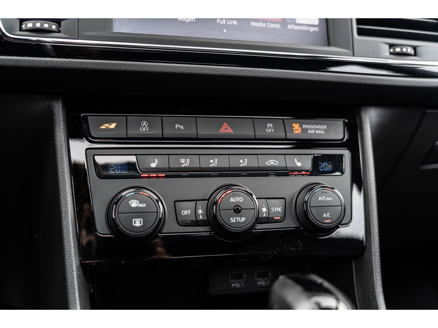 SEAT Leon 2.0 TSI CUPRA PANORAMA BEATS VIRTUAL APPLE CARPLAY