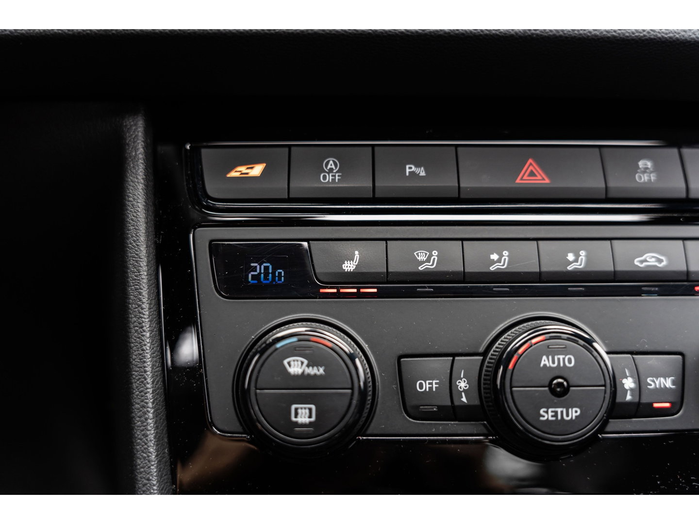 SEAT Leon 2.0 TSI CUPRA PANORAMA BEATS VIRTUAL APPLE CARPLAY
