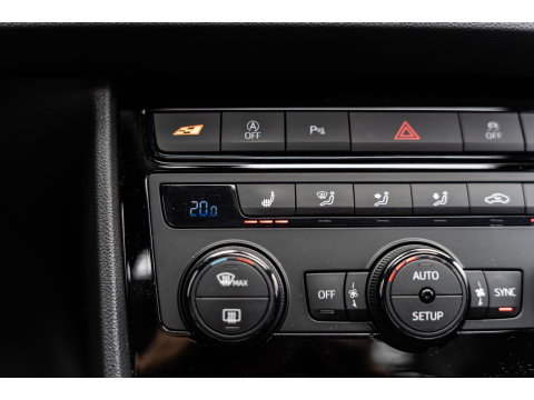 SEAT Leon 2.0 TSI CUPRA PANORAMA BEATS VIRTUAL APPLE CARPLAY