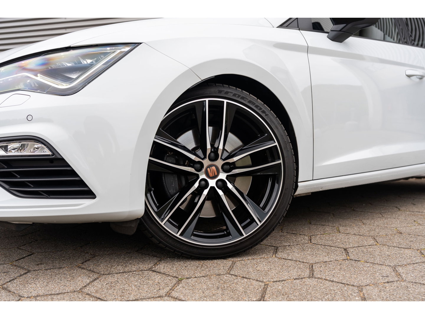 SEAT Leon 2.0 TSI CUPRA PANORAMA BEATS VIRTUAL APPLE CARPLAY