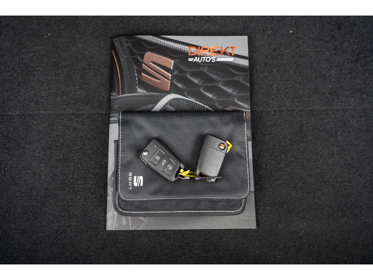 SEAT Leon 2.0 TSI CUPRA PANORAMA BEATS VIRTUAL APPLE CARPLAY