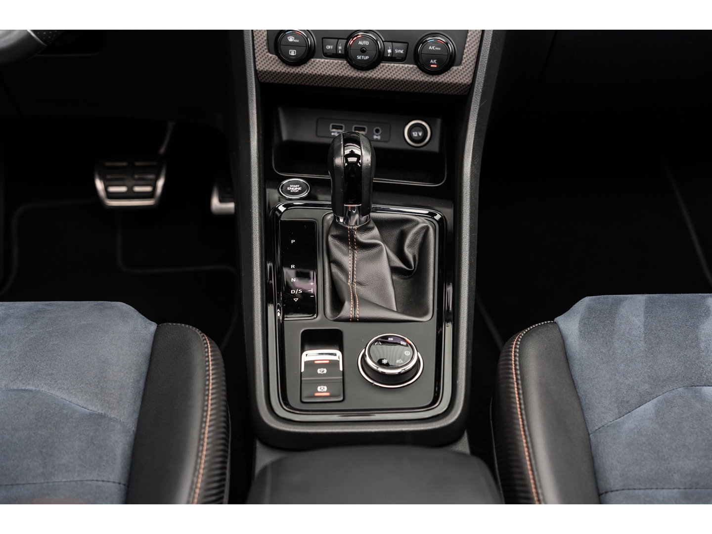 CUPRA Ateca 2.0 TSI 4DRIVE LIMITED AKRA CARBON PANO BREMBO