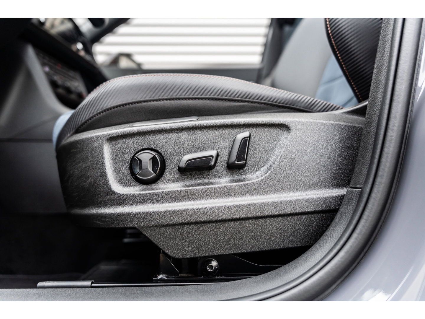 CUPRA Ateca 2.0 TSI 4DRIVE LIMITED AKRA CARBON PANO BREMBO