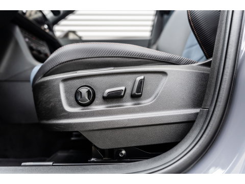 CUPRA Ateca 2.0 TSI 4DRIVE LIMITED AKRA CARBON PANO BREMBO