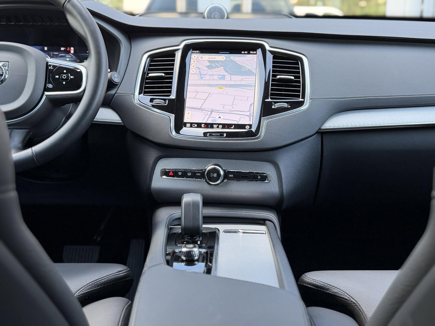 Volvo XC90 2.0 T8 Plug-in hybrid AWD Plus Dark 7P|B&W|360CAM|Pilot Assist|Trekhaak|22"