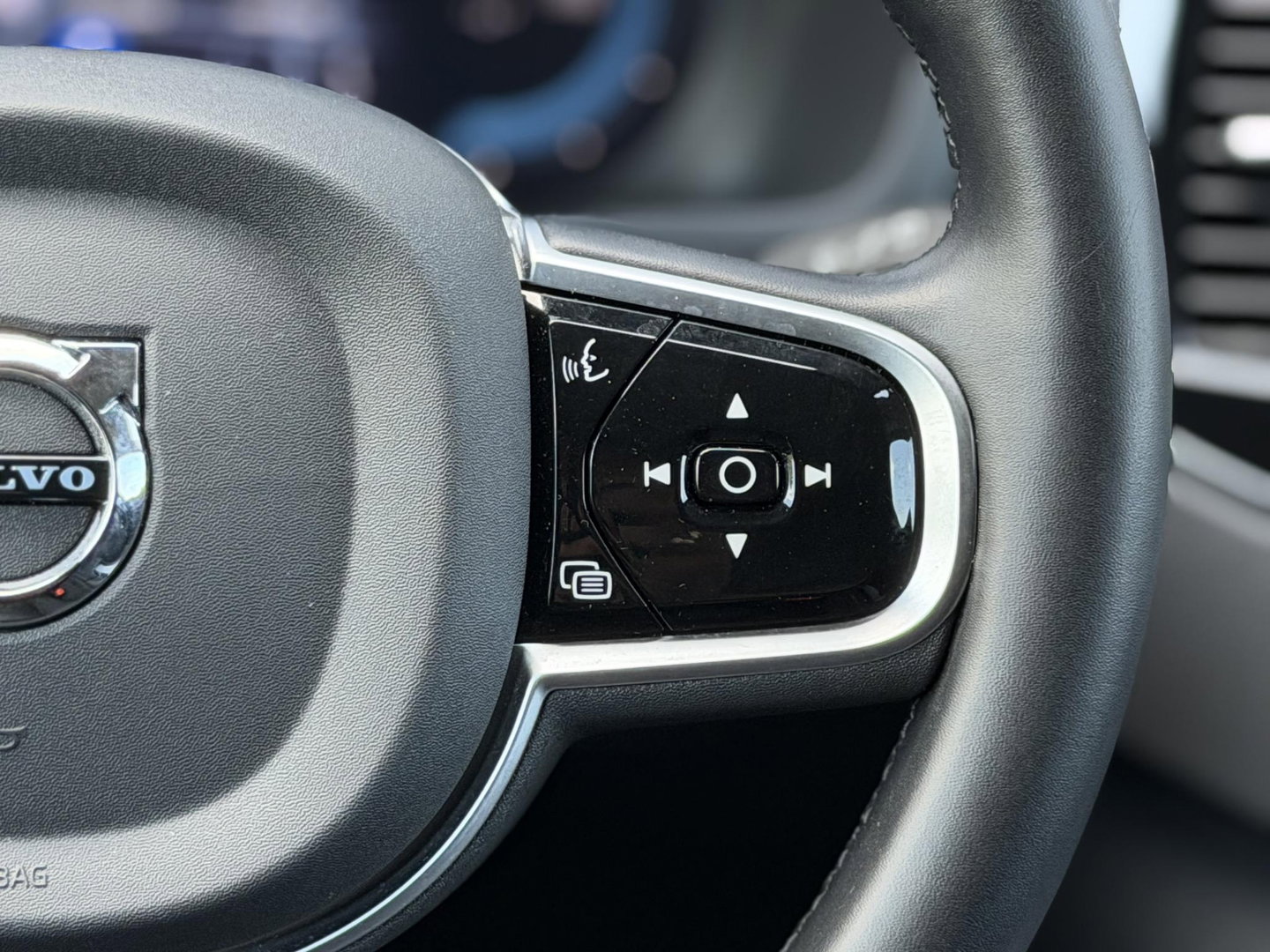 Volvo XC90 2.0 T8 Plug-in hybrid AWD Plus Dark 7P|B&W|360CAM|Pilot Assist|Trekhaak|22"