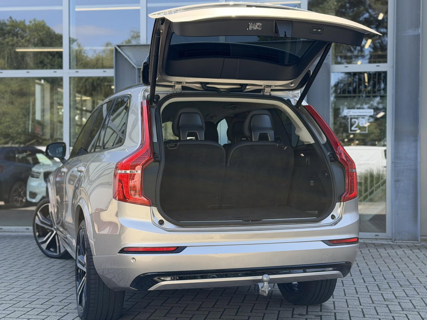 Volvo XC90 2.0 T8 Plug-in hybrid AWD Plus Dark 7P|B&W|360CAM|Pilot Assist|Trekhaak|22"
