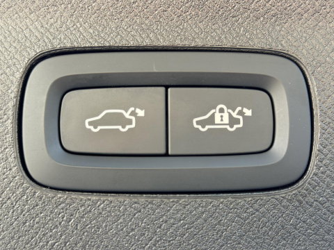 Volvo XC90 2.0 T8 Plug-in hybrid AWD Plus Dark 7P|B&W|360CAM|Pilot Assist|Trekhaak|22"