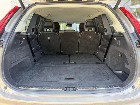 Volvo XC90 2.0 T8 Plug-in hybrid AWD Plus Dark 7P|B&W|360CAM|Pilot Assist|Trekhaak|22"
