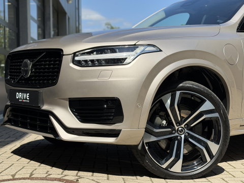 Volvo XC90 2.0 T8 Plug-in hybrid AWD Plus Dark 7P|B&W|360CAM|Pilot Assist|Trekhaak|22"