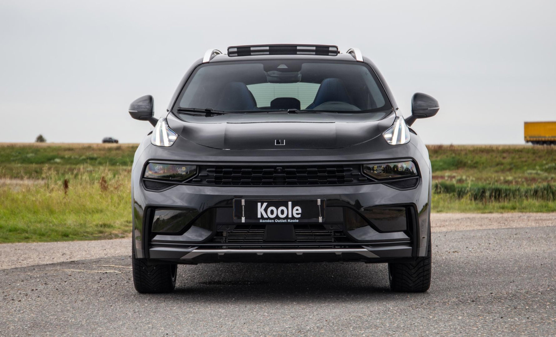 Lynk & Co 01 1.5 BLACK LINE / PANORAMA DAK / 360 CAMERA / CARPLAY / STOELVERWARMING