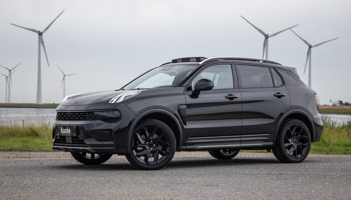 Lynk & Co 01 1.5 BLACK LINE / PANORAMA DAK / 360 CAMERA / CARPLAY / STOELVERWARMING