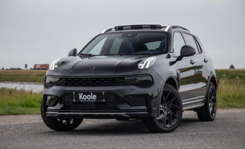 Lynk & Co 01 1.5 BLACK LINE / PANORAMA DAK / 360 CAMERA / CARPLAY / STOELVERWARMING