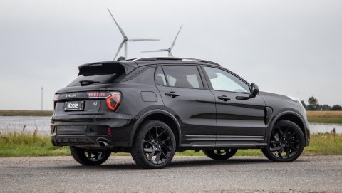Lynk & Co 01 1.5 BLACK LINE / PANORAMA DAK / 360 CAMERA / CARPLAY / STOELVERWARMING