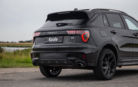 Lynk & Co 01 1.5 BLACK LINE / PANORAMA DAK / 360 CAMERA / CARPLAY / STOELVERWARMING