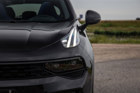 Lynk & Co 01 1.5 BLACK LINE / PANORAMA DAK / 360 CAMERA / CARPLAY / STOELVERWARMING