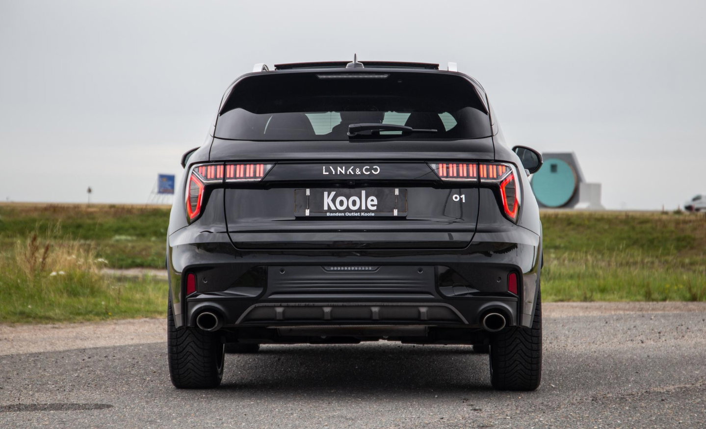 Lynk & Co 01 1.5 BLACK LINE / PANORAMA DAK / 360 CAMERA / CARPLAY / STOELVERWARMING