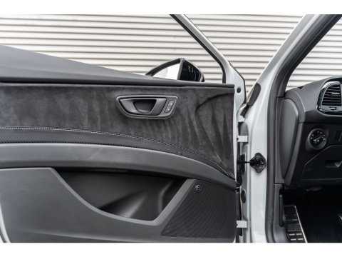 SEAT Leon 2.0 TSI CUPRA PANO BEATS VIRTUAL KEYLESS CAMERA