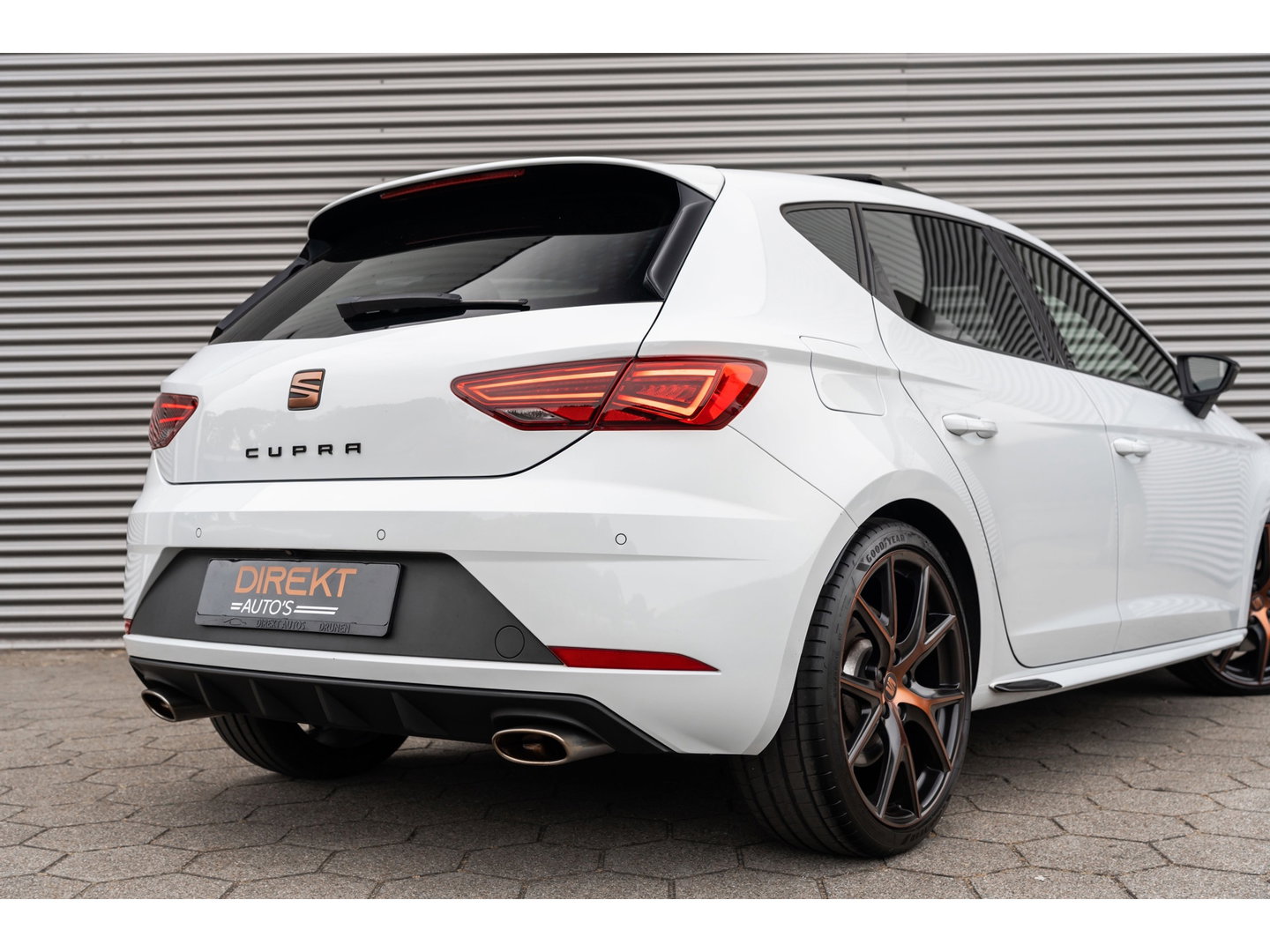 SEAT Leon 2.0 TSI CUPRA PANO BEATS VIRTUAL KEYLESS CAMERA