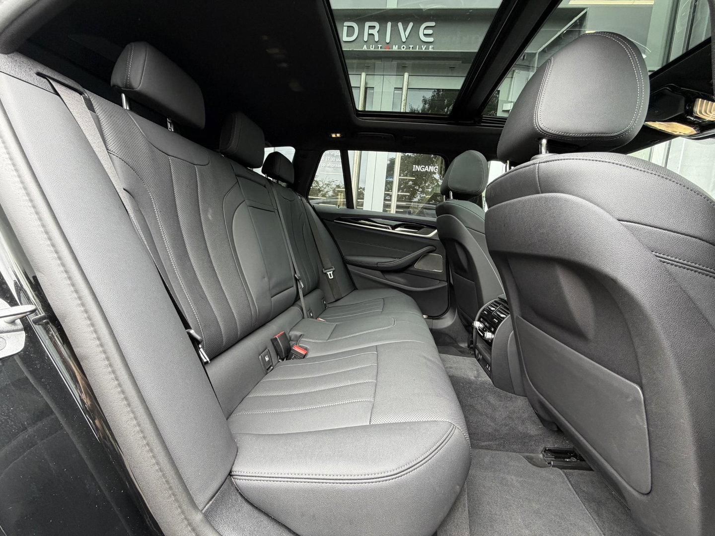 BMW 5 Serie Touring 530e xDrive Bus Ed. Plus |Pano|H/K|4W Steering|CoPilot|HUD|Laser