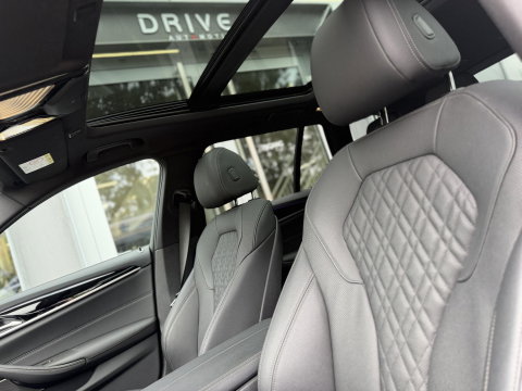 BMW 5 Serie Touring 530e xDrive Bus Ed. Plus |Pano|H/K|4W Steering|CoPilot|HUD|Laser