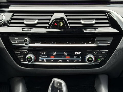 BMW 5 Serie Touring 530e xDrive Bus Ed. Plus |Pano|H/K|4W Steering|CoPilot|HUD|Laser