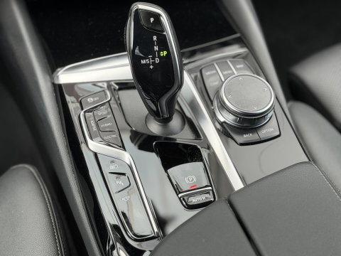 BMW 5 Serie Touring 530e xDrive Bus Ed. Plus |Pano|H/K|4W Steering|CoPilot|HUD|Laser
