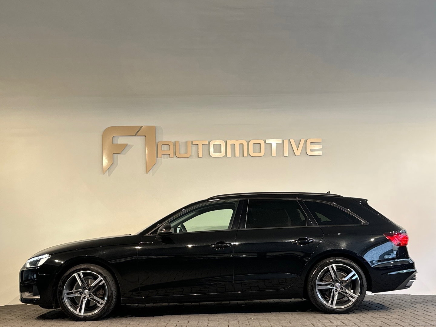 Audi A4 AVANT 35 TFSI Launch edition Sport Leer|Keyless|Carplay