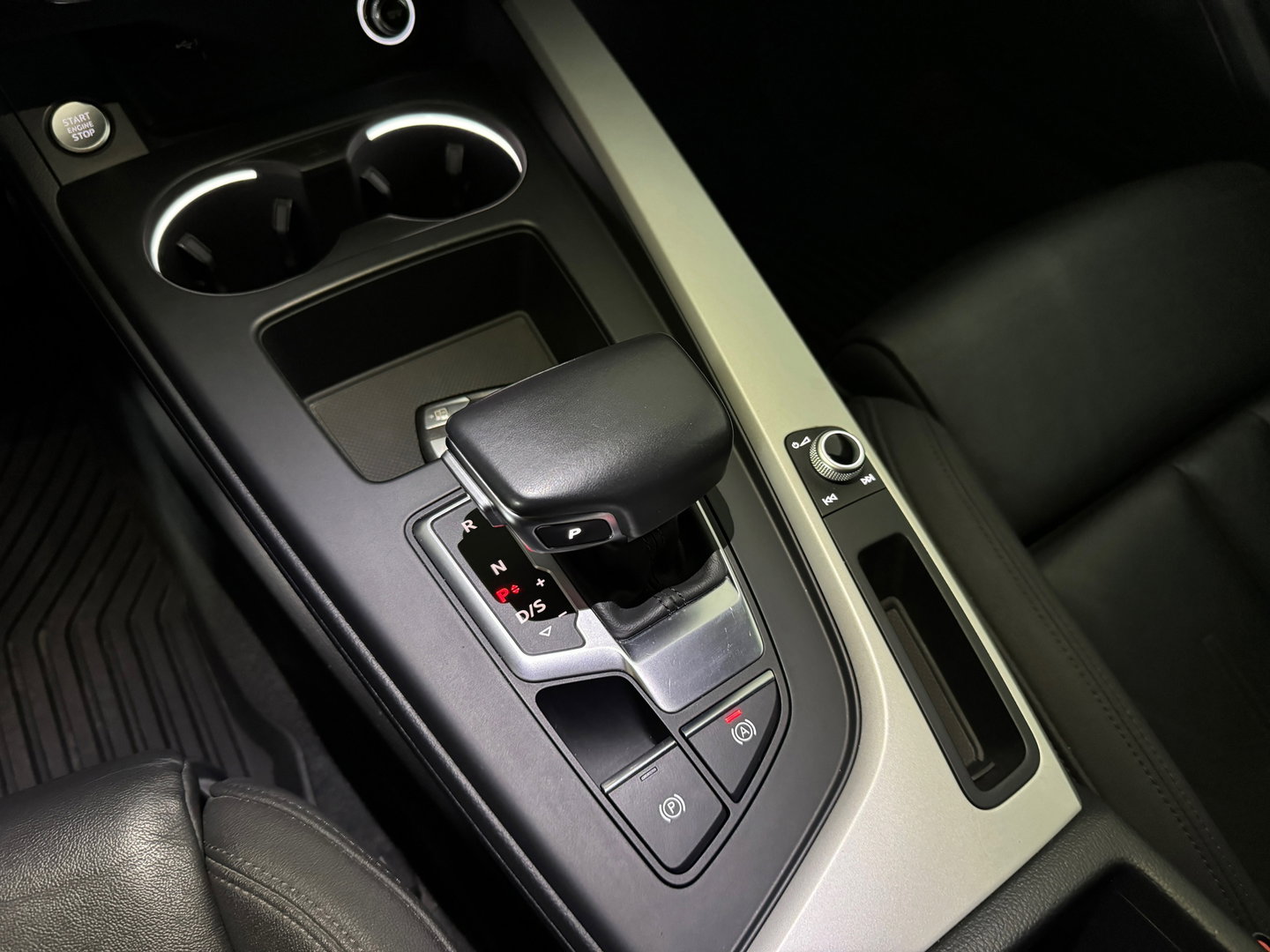 Audi A4 AVANT 35 TFSI Launch edition Sport Leer|Keyless|Carplay