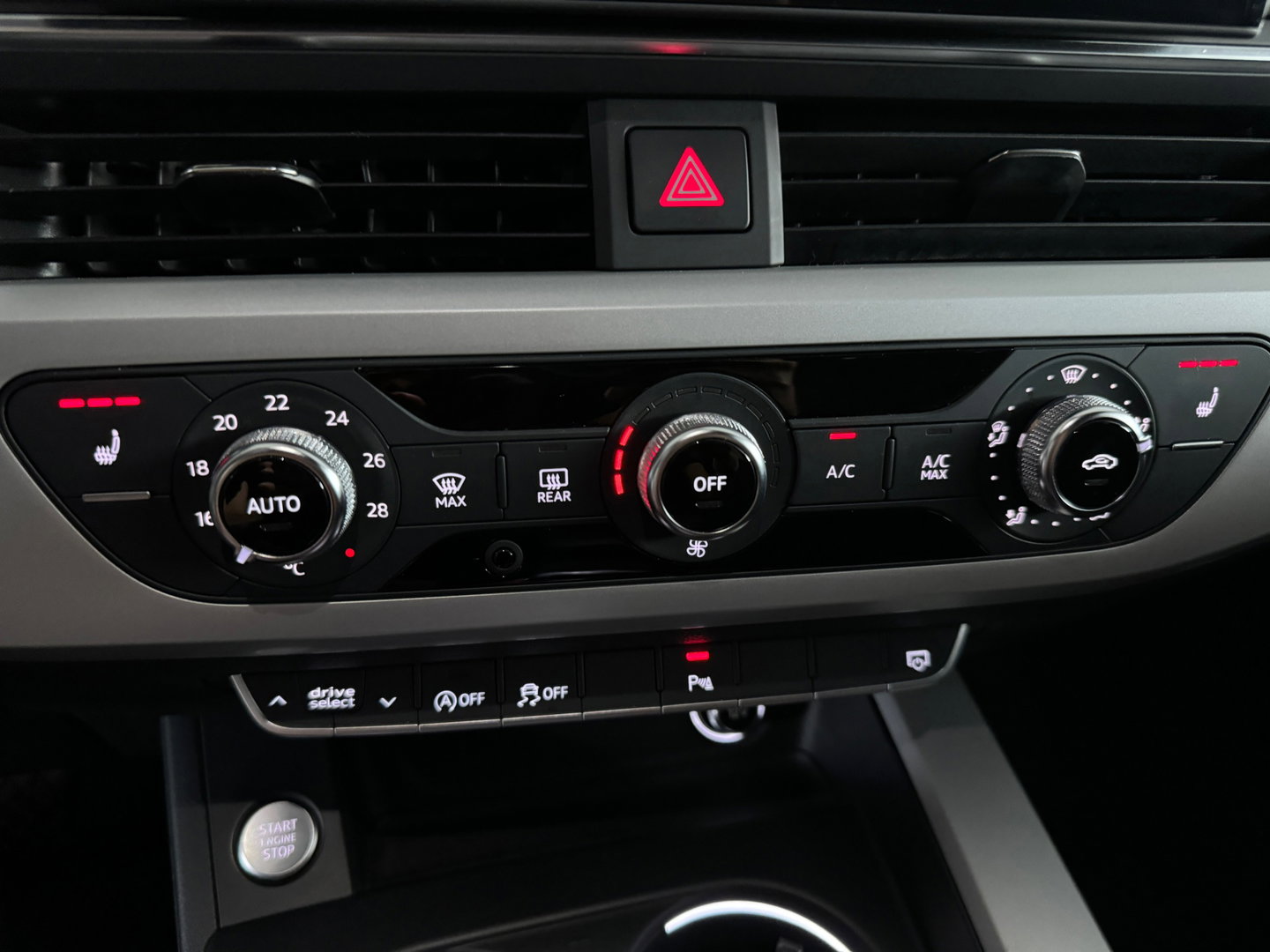 Audi A4 AVANT 35 TFSI Launch edition Sport Leer|Keyless|Carplay